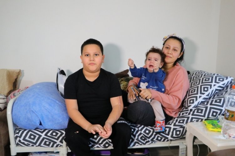 Depremzede Ayşenur, depremde kaybolan bebeğiyle 27 g&uuml;n sonra buluştu