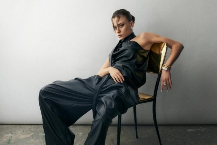 Serenay Sarıkaya yeni evine 40 milyon lira &ouml;dedi!