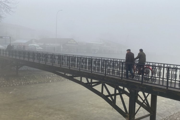 D&uuml;zce'de sis etkili oluyor