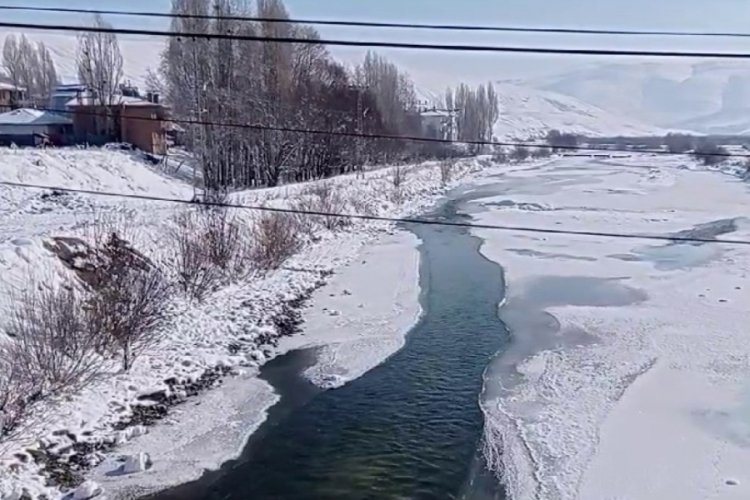 Soğuklar Aras Nehri'ni dondurdu