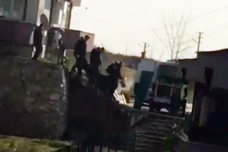 Sakarya'da kız arkadaşını &ouml;ld&uuml;r&uuml;p karakola teslim oldu
