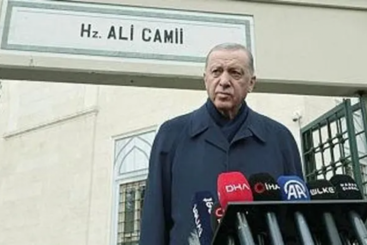 Cumhurbaşkanı Erdoğan, cuma namazını Hz. Ali Camisi'nde kıldı