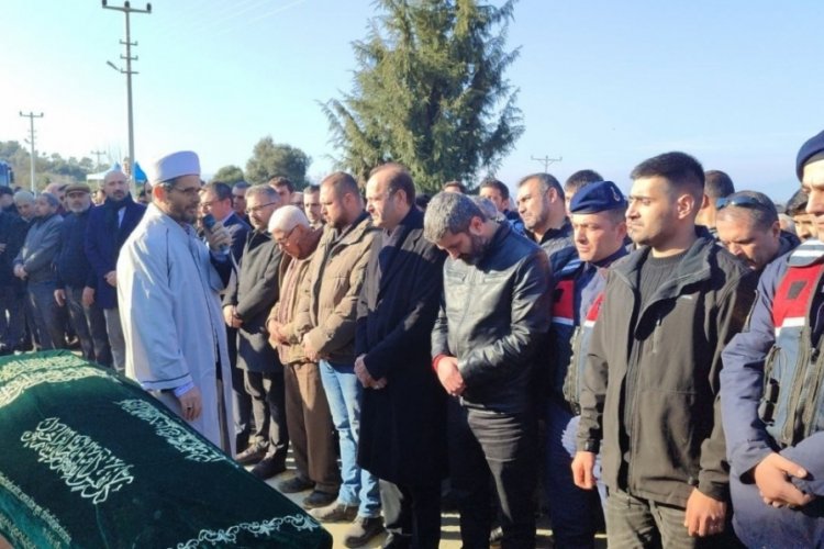 İzmir'de &ouml;ld&uuml;r&uuml;len taksici memleketi Aydın'da toprağa verildi