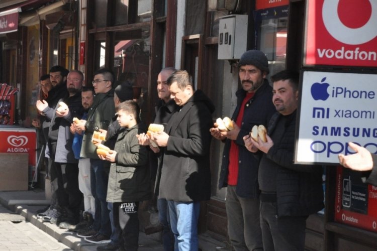 Bolu'da 7 asırdır her cuma yapılan esnaf duası geleneği, bu hafta da devam ettirildi