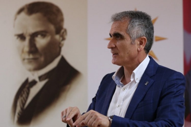 Celil &Ccedil;olak kimdir?