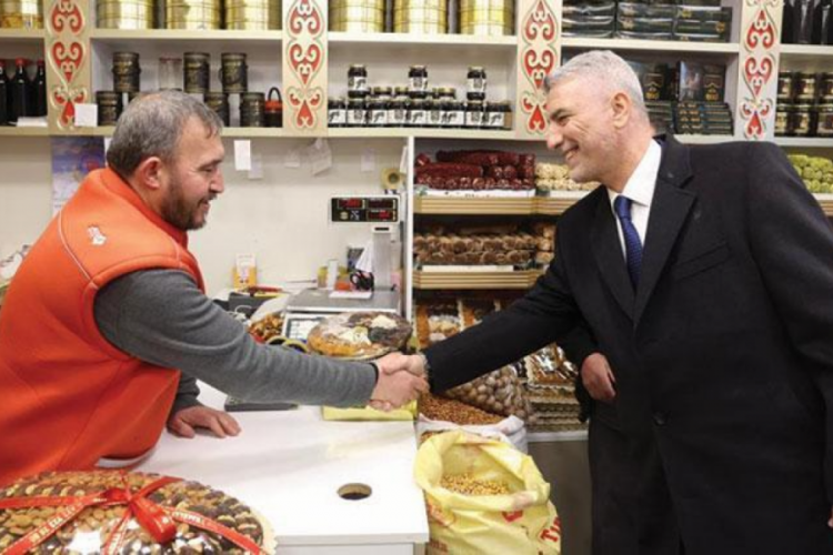 Bakan Bolat, Malatya'da esnafları ziyaret etti