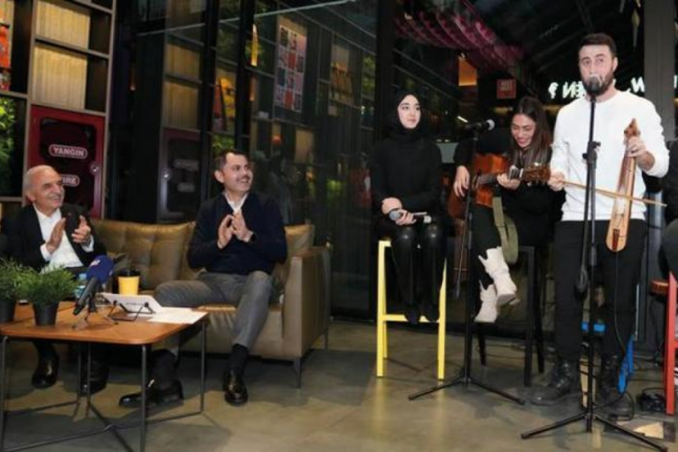 Murat Kurum'dan gen&ccedil;lere 100 bin TL destek vaadi!