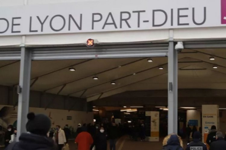 Paris'te tren istasyonunda saldırı