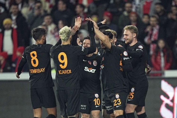 Galatasaray tarihindeki yabancı futbolcu sayısı 200'e y&uuml;kseldi