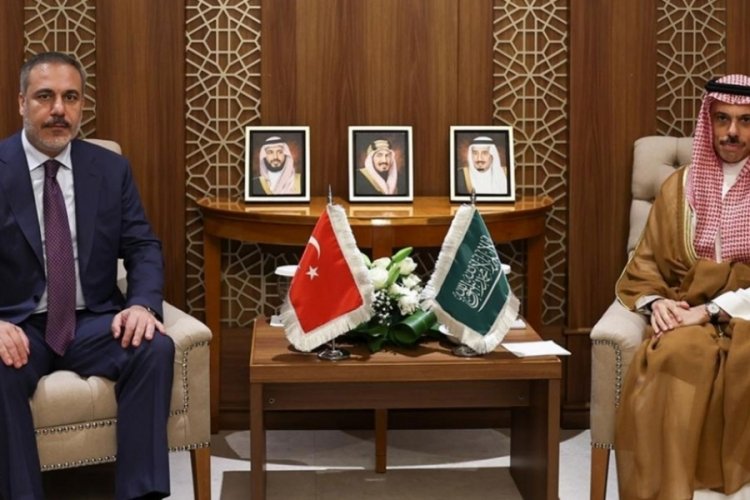 Dışişleri Bakanı Fidan Suudi mevkidaşıyla g&ouml;r&uuml;şt&uuml;