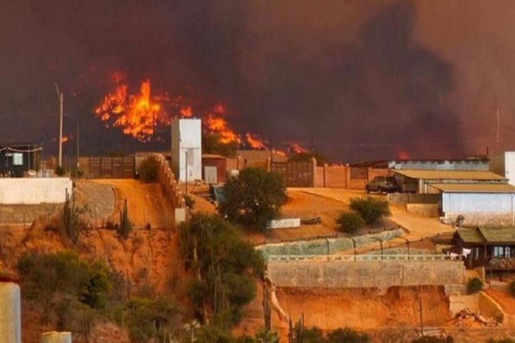 Şili'de orman yangınları: En az 10 kişi &ouml;ld&uuml;, &uuml;lkede OHAL ilan edildi