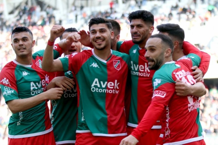 Karşıyaka 3 puanı 3 golle aldı