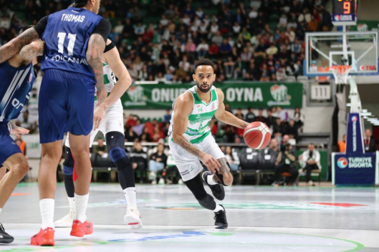 Bursaspor İnfo Yatırım, Onvo B&uuml;y&uuml;k&ccedil;ekmece Basketbol'u mağlup etti