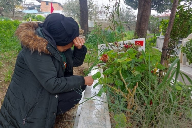 Hatay'da kendisi i&ccedil;in hazırladığı mezara kızını ve torununu defnetti