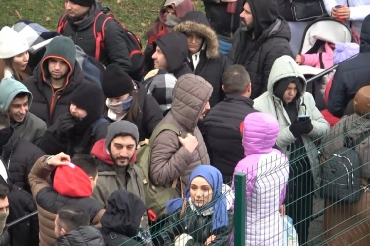 Bursa'da yarıyıl tatilinin son g&uuml;n&uuml;nde de vatandaşlar teleferiğe akın etti