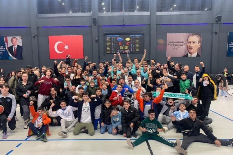 &Ccedil;ayırova Belediyesi Esenler Erokspor'u mağlup etti