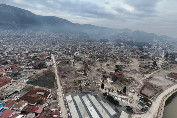 Hatay'da 6 Şubat depremlerinin birinci yılında felaketin yol a&ccedil;tığı değişim havadan g&ouml;r&uuml;nt&uuml;lendi