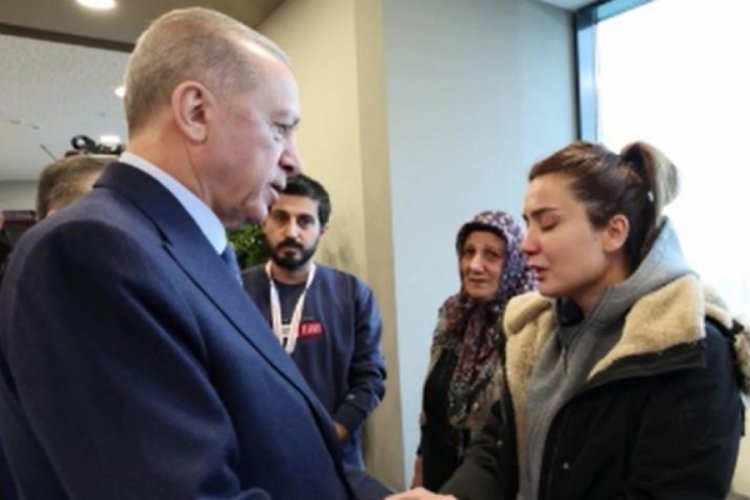 Cumhurbaşkanı Erdoğan, helikopter kazasında yaralanan teknisyenin ailesi ile g&ouml;r&uuml;şt&uuml;