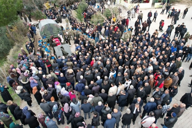 Şehit Piyade Uzman &Ccedil;avuş Kadir Dingil'e g&ouml;zyaşlarıyla son veda