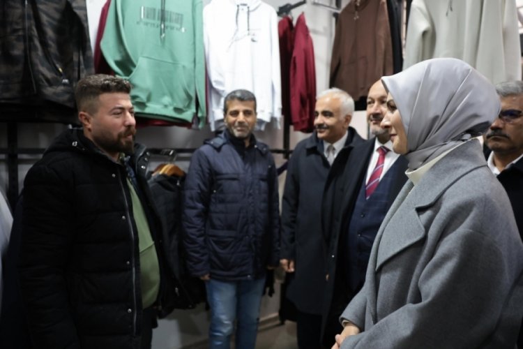 Bakan G&ouml;ktaş deprem b&ouml;lgesinde esnafı ziyaret etti