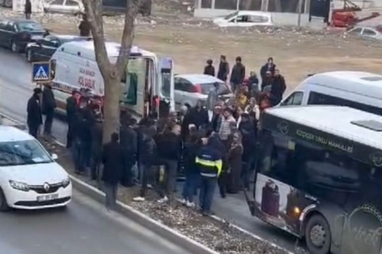 Elazığ'da otob&uuml;s&uuml;n &ccedil;arptığı &ccedil;ocuk ağır yaralandı