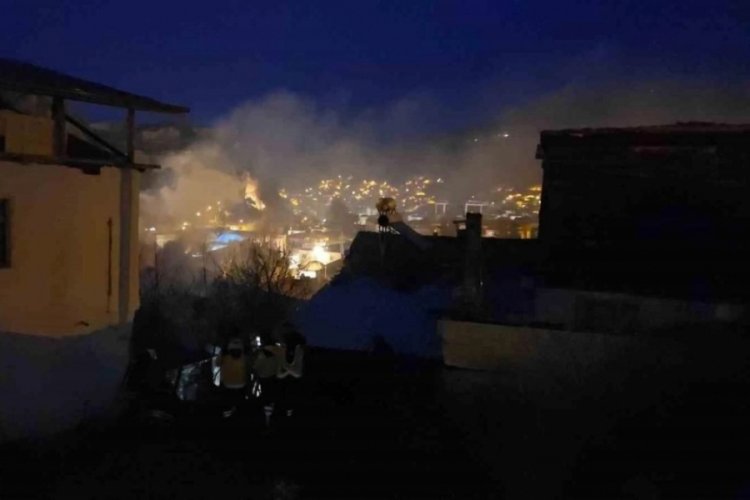 Tokat'ta &ccedil;atı yangını b&uuml;y&uuml;meden s&ouml;nd&uuml;r&uuml;ld&uuml;
