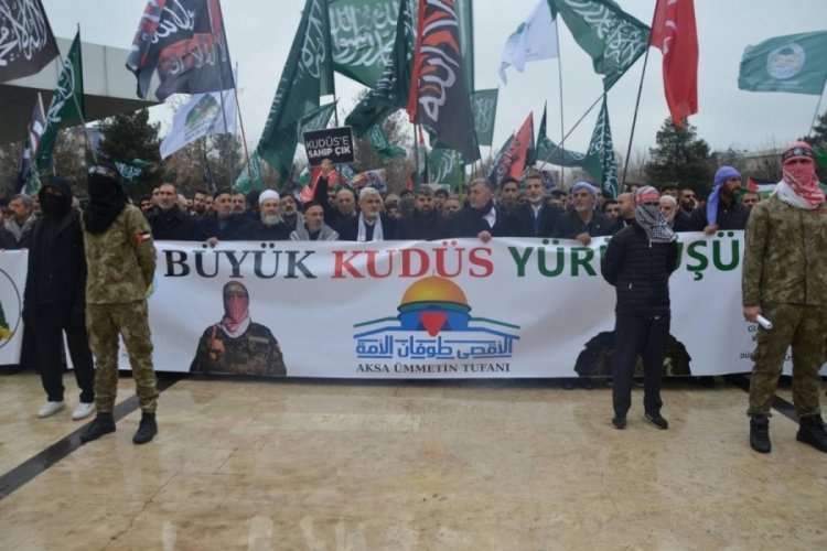 Diyarbakır'da "B&uuml;y&uuml;k Kud&uuml;s Y&uuml;r&uuml;y&uuml;ş&uuml;" yapıldı