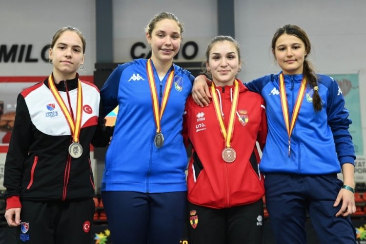 Akdeniz Şampiyonası'nda eskrimcilerden iki madalya daha