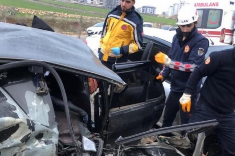 Şanlıurfa'da iki otomobil &ccedil;arpıştı: 1 &ouml;l&uuml;