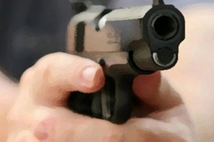 Samsun'da tabancayla oynarken kazara karşısındaki arkadaşını kafasından vurdu