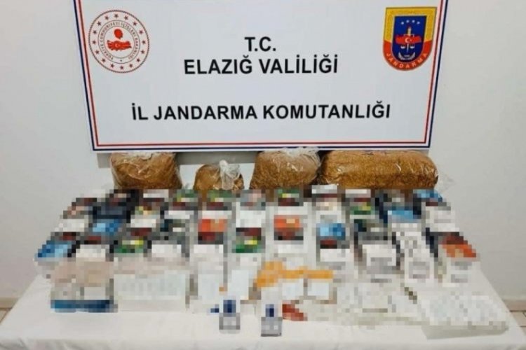 Elazığ'da işyerine yapılan aramada ka&ccedil;ak t&uuml;t&uuml;n ve makaron ele ge&ccedil;irildi