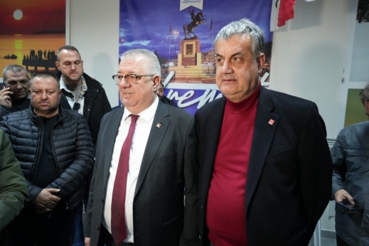 CHP'nin Edremit'teki &ouml;n se&ccedil;imini kazanan Mehmet Ertaş belediye başkan adayı oldu