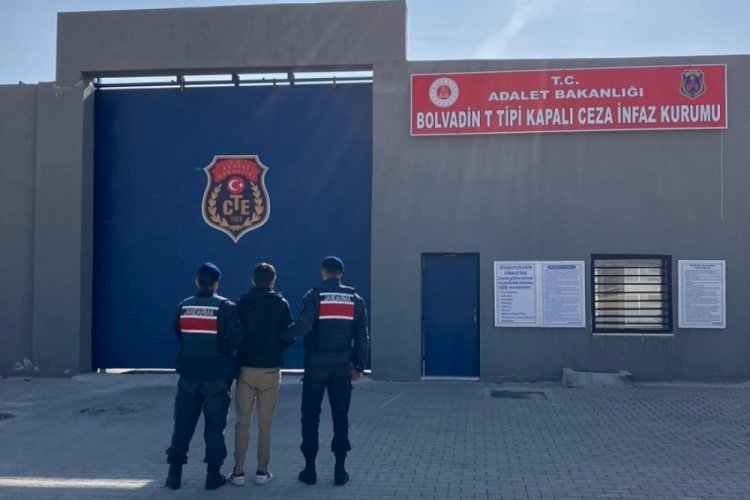 Afyonkarahisar'da 4 ayrı su&ccedil;tan aranan şahsı JASAT yakaladı