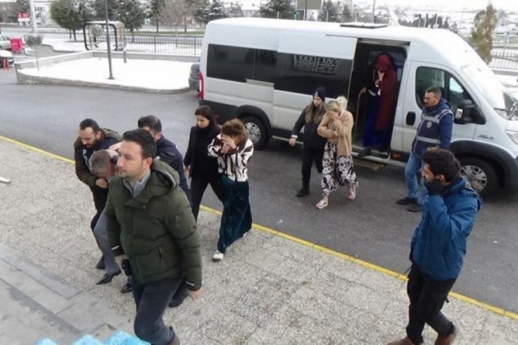 Karaman'da 1 milyon 100 bin liralık ziynet eşyası &ccedil;alan 3 kadın tutuklandı
