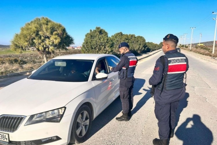 İzmir'de huzur denetimlerinde 47 kişi yakalandı