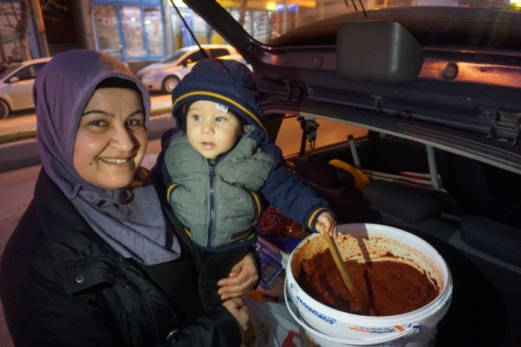 Edirne'ye yerleşen depremzede ge&ccedil;imini y&ouml;resel &uuml;r&uuml;nlerle sağlıyor
