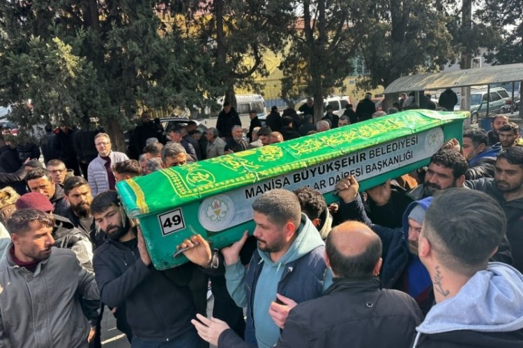 Silahlı kavgada arada kalan &ccedil;ocuk &ouml;ld&uuml;