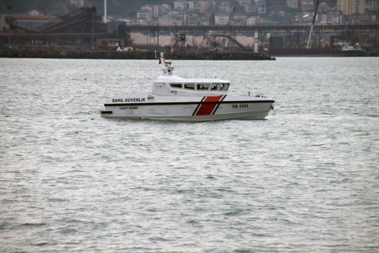 Zonguldak'ta batan geminin kayıp 7 personelini arama &ccedil;alışmaları s&uuml;r&uuml;yor
