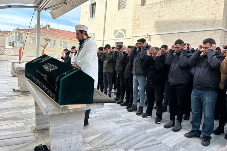 İstanbul'da saldırıya uğrayan m&uuml;zisyen toprağa verildi