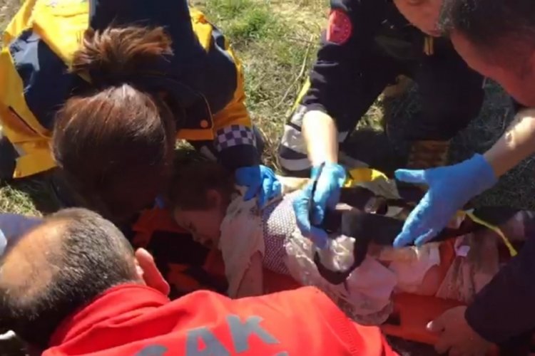 5 metrelik sondaj kuyusuna d&uuml;şen minik kız i&ccedil;in nefes kesen kurtarma