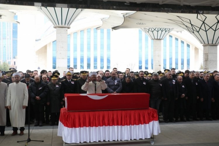 Şehit pilotlar Ankara'da son yolculuğuna uğurlandı