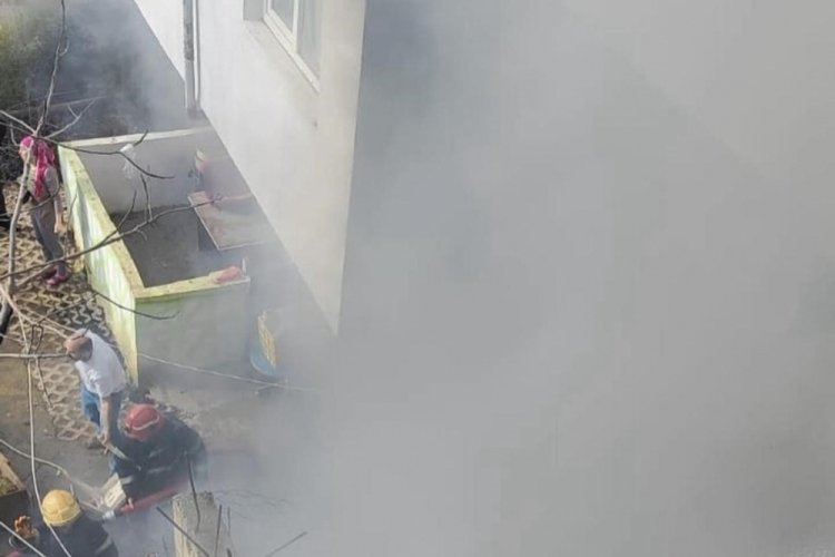 Kocaeli'de birinci katta &ccedil;ıkan yangın korkuttu