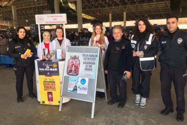 &Ccedil;anakkale'de vatandaşlara KADES broş&uuml;rleri dağıtıldı