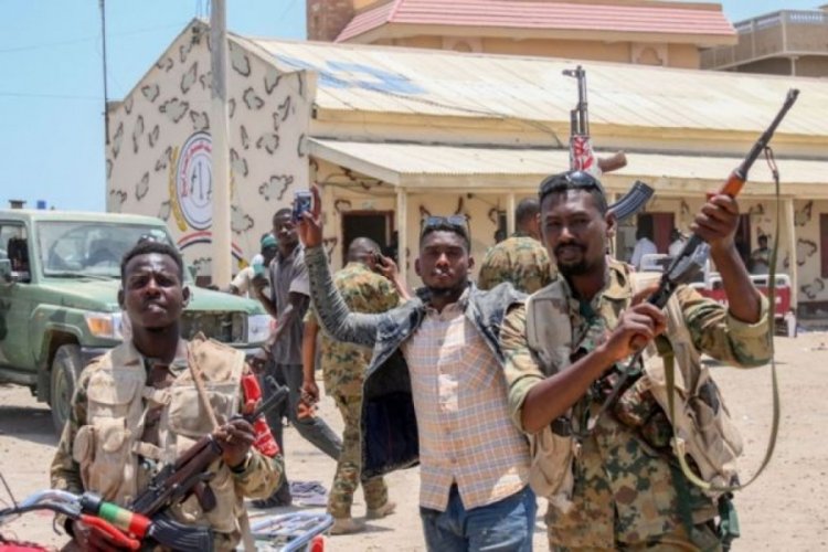 Sudan'da sivillere saldırı: 37 &ouml;l&uuml;
