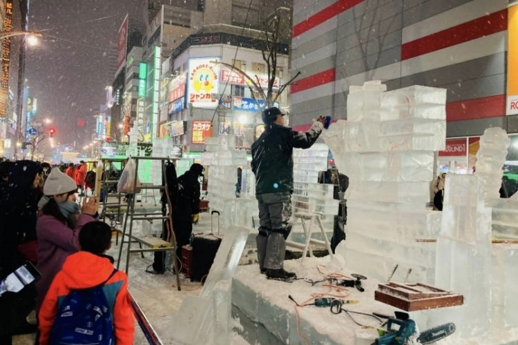 Japonya'daki kar festivali g&ouml;rsel ş&ouml;len oluşturdu