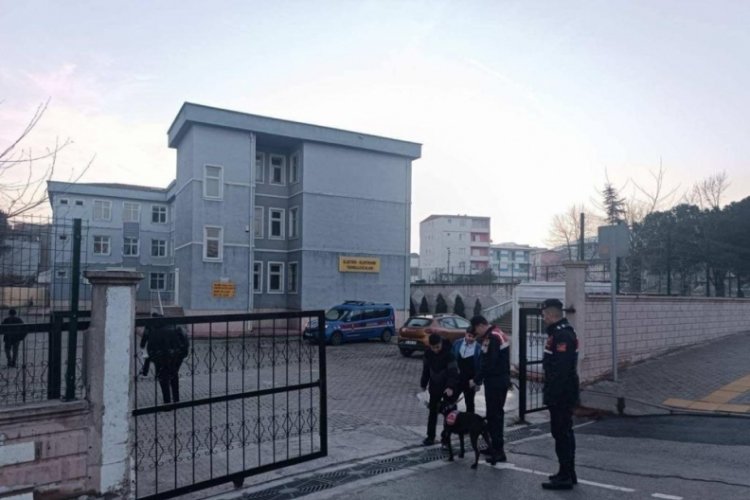 Bursa'da jandarmadan ara tatil d&ouml;n&uuml;ş&uuml; sıkı denetim