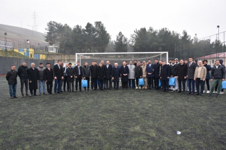 Siirt Valiliğinden amat&ouml;r spor kul&uuml;plerine malzeme desteği