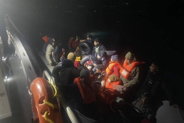 Ayvacık a&ccedil;ıklarında 41 ka&ccedil;ak g&ouml;&ccedil;men yakalandı