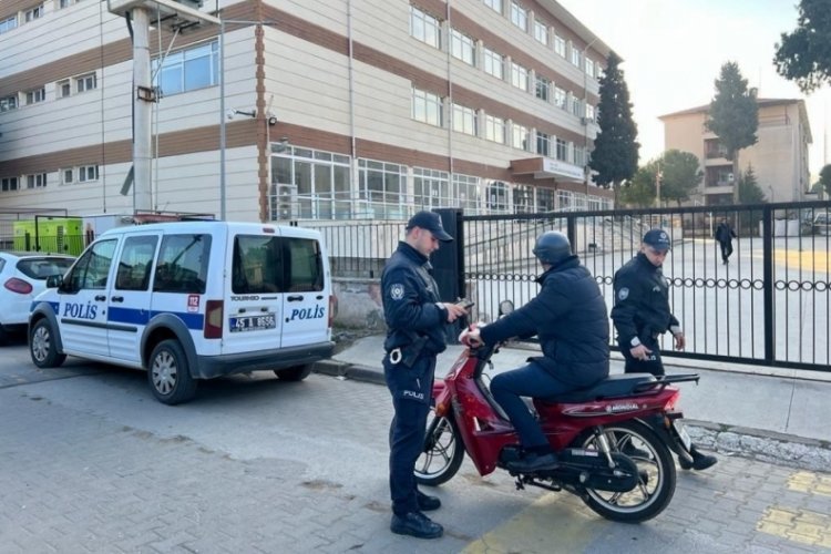Manisa'da okulların &ccedil;evresine ve servislere sıkı denetim