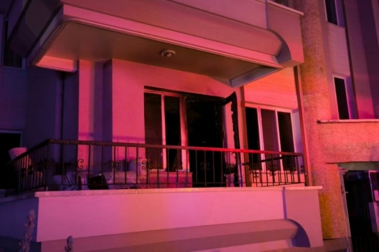 Afyonkarahisar'da apartmanda yangın! 10 kişi hastanelik oldu